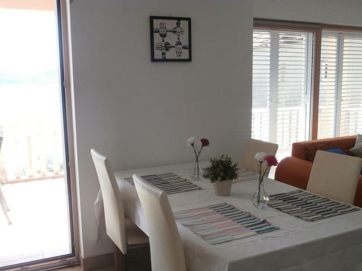 Apartmani Kali Exteriör bild