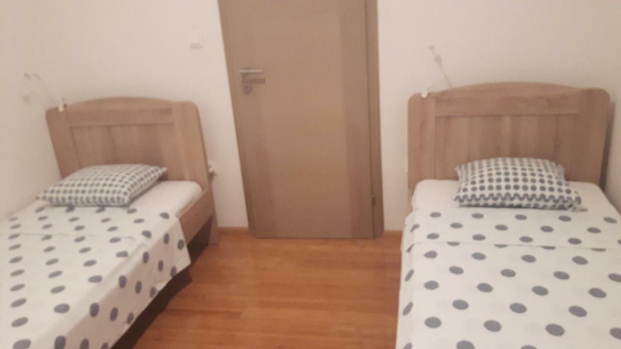 Apartmani Kali Exteriör bild