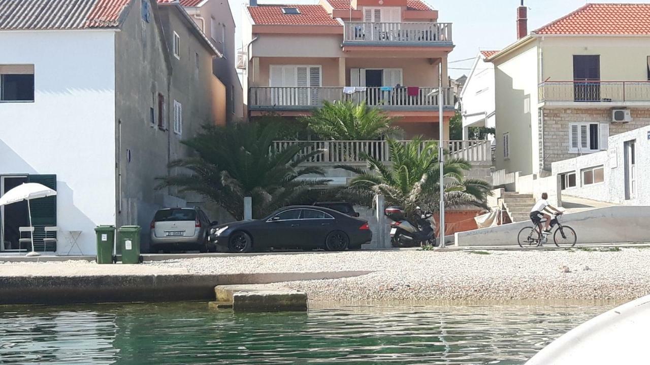 Apartmani Kali Exteriör bild